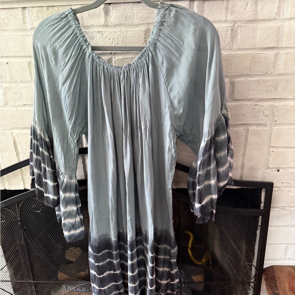 Blue and Black Relaxed Ruched Bell Sleeve Mini Dress